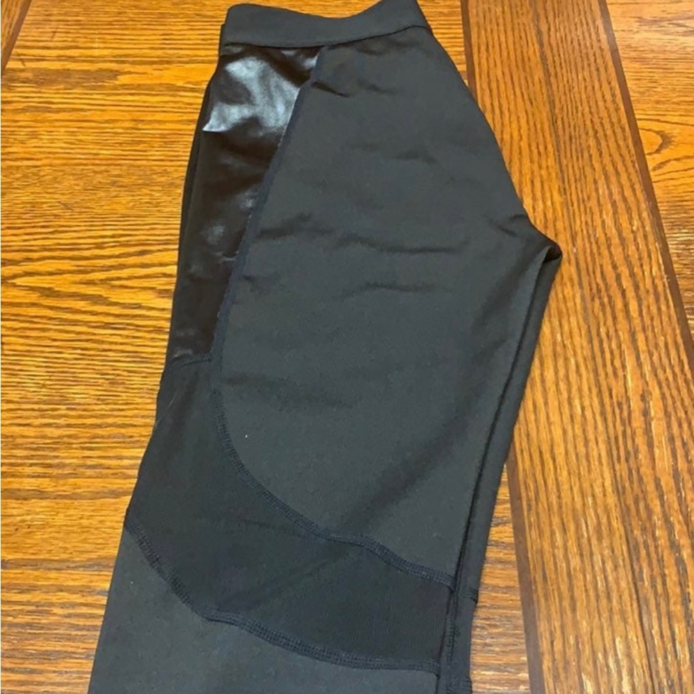 therapy performance strech leggings. - Picture 3 of 7